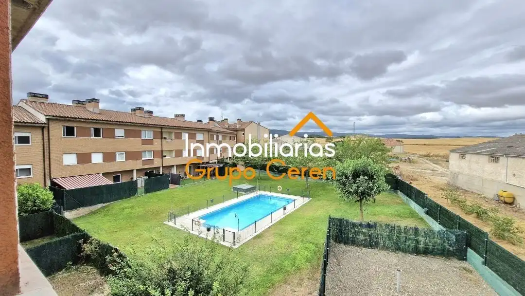 Vista exterior de Pis en venda en Grañón amb Calefacció, Jardí privat i Terrassa