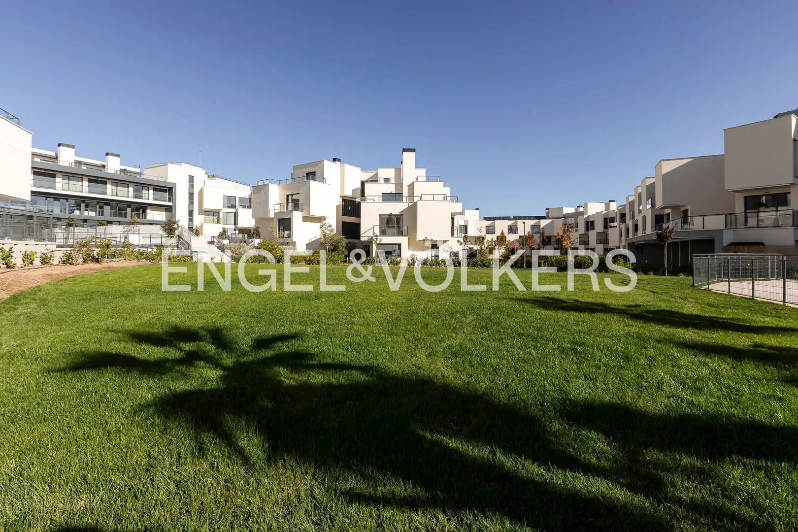 Exterior view of Flat for rent in San Sebastián de los Reyes  with Air Conditioner, Heating and Terrace