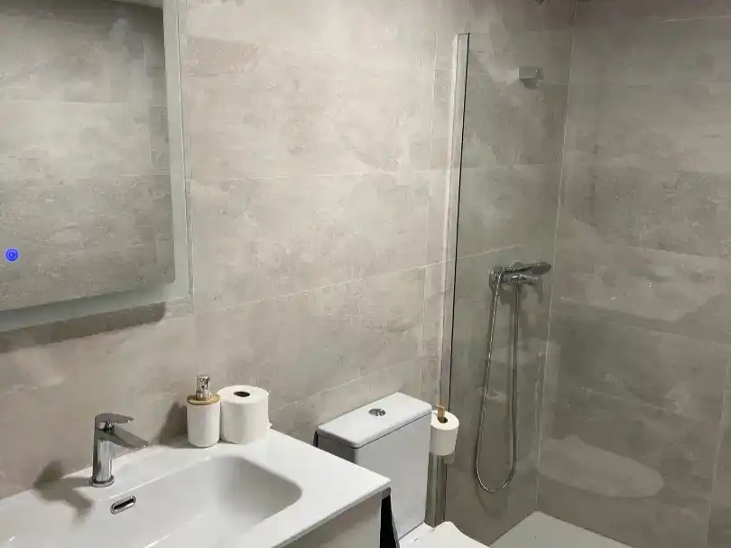 Badezimmer von Wohnung zur Miete in Almansa mit Parkett, Möbliert und Balkon
