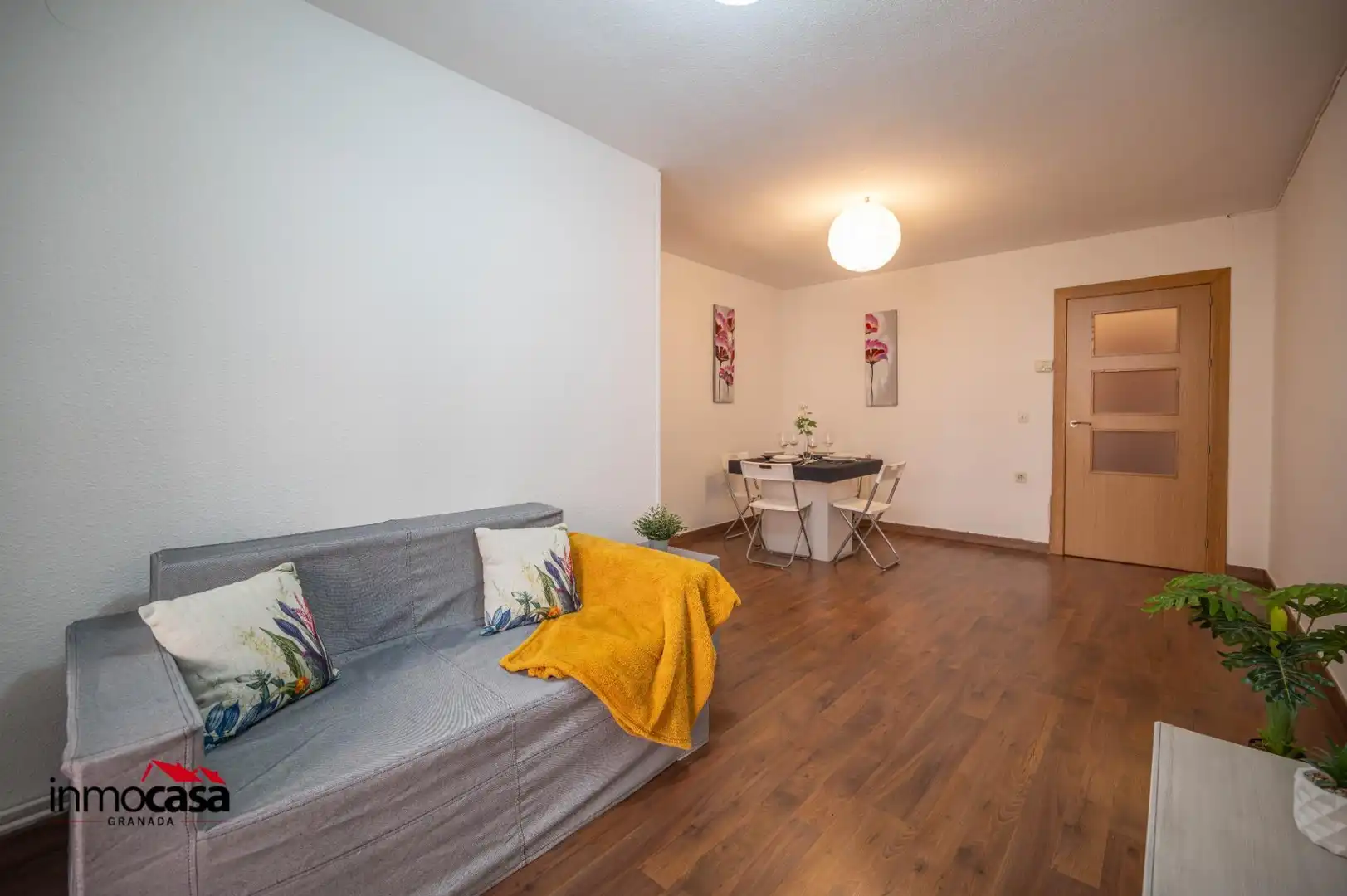 Living room of Flat for sale in Granada  with Air Conditioner, Heating and Balcony