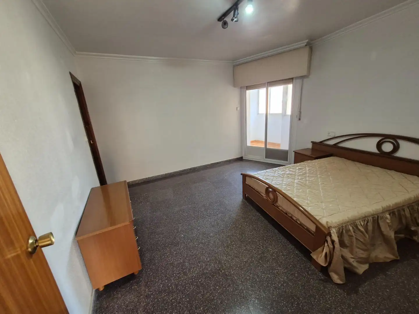Dormitori de Àtic en venda en Petrer amb Terrassa i Moblat