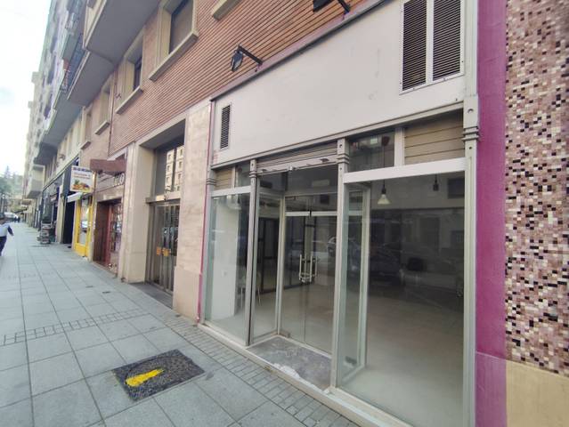 Local comercial en Alquiler en Pamplona-Iruña - Calle Olite, 34 en 2º Ensanche