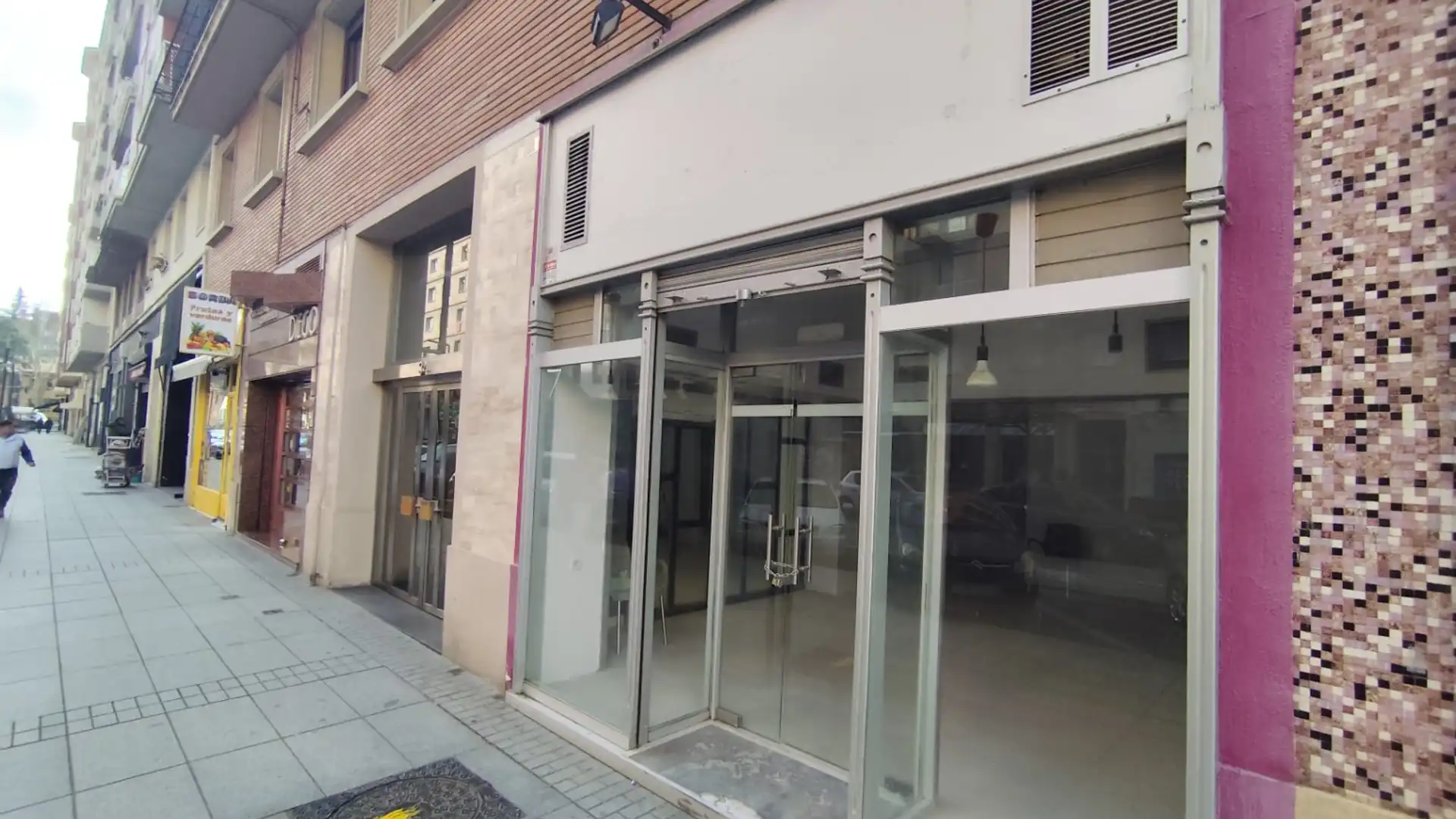 Local de alquiler en  Pamplona / Iruña con Aire acondicionado