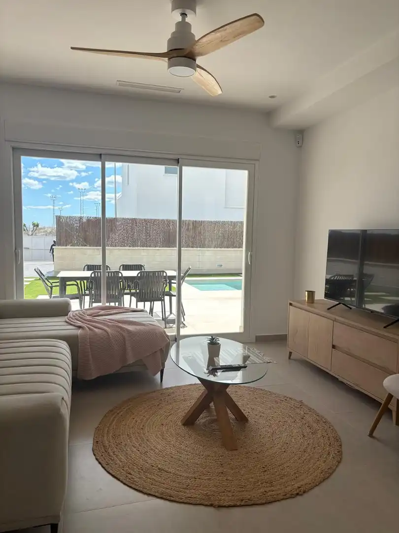 Sala de estar de Casa o chalet en venta en Pilar de la Horadada con Aire acondicionado, Calefacción y Jardín privado