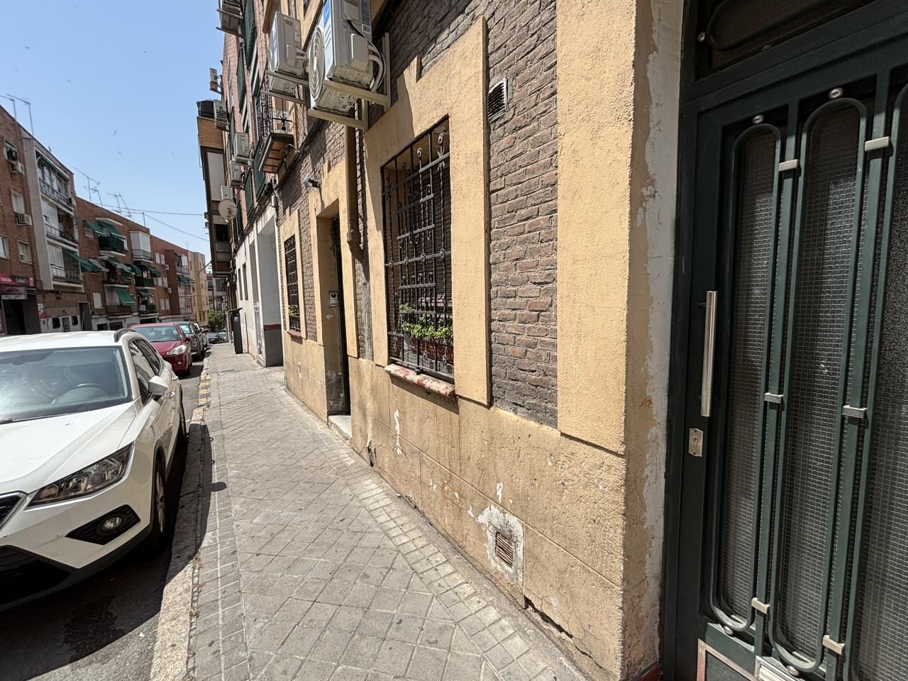 Vista exterior de Planta baja en venta en  Madrid Capital con Aire acondicionado, Calefacción y Amueblado