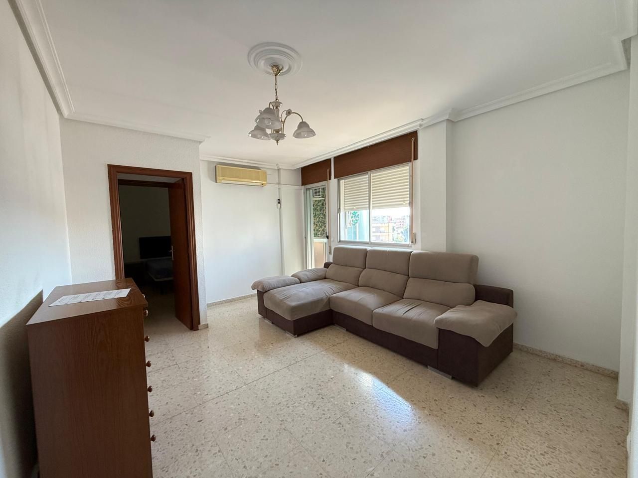Sala d'estar de Pis en venda en Almendralejo amb Aire condicionat i Moblat