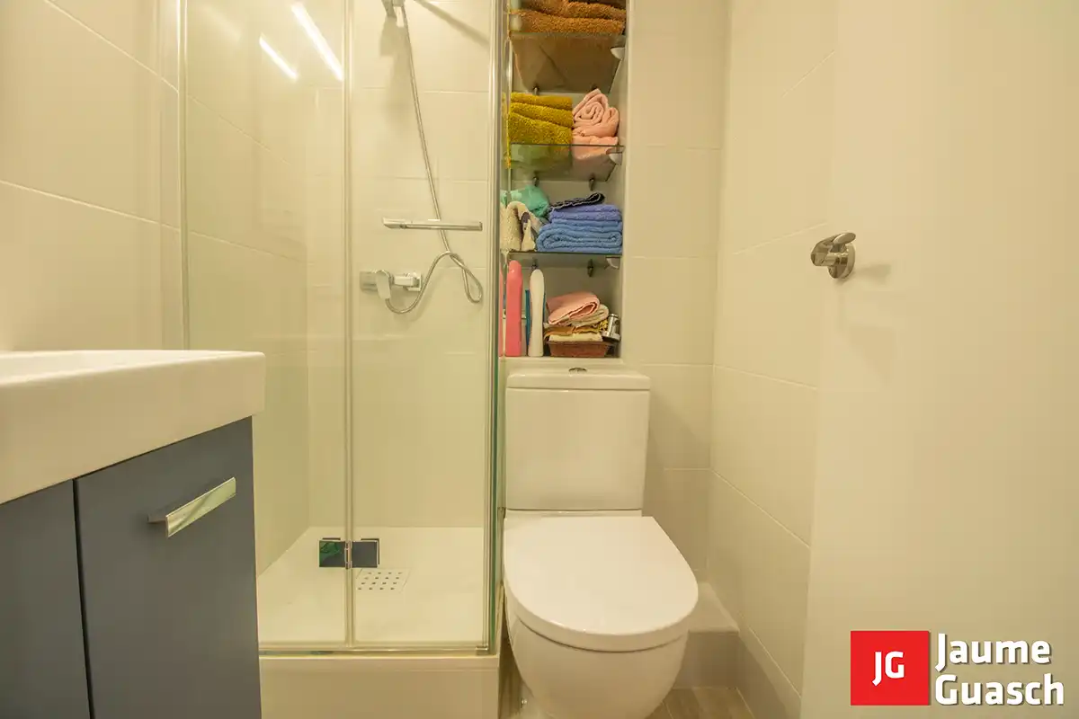 Badezimmer von Erdgeschoss zum Verkauf in Torredembarra mit Klimaanlage, Heizung und Terrasse
