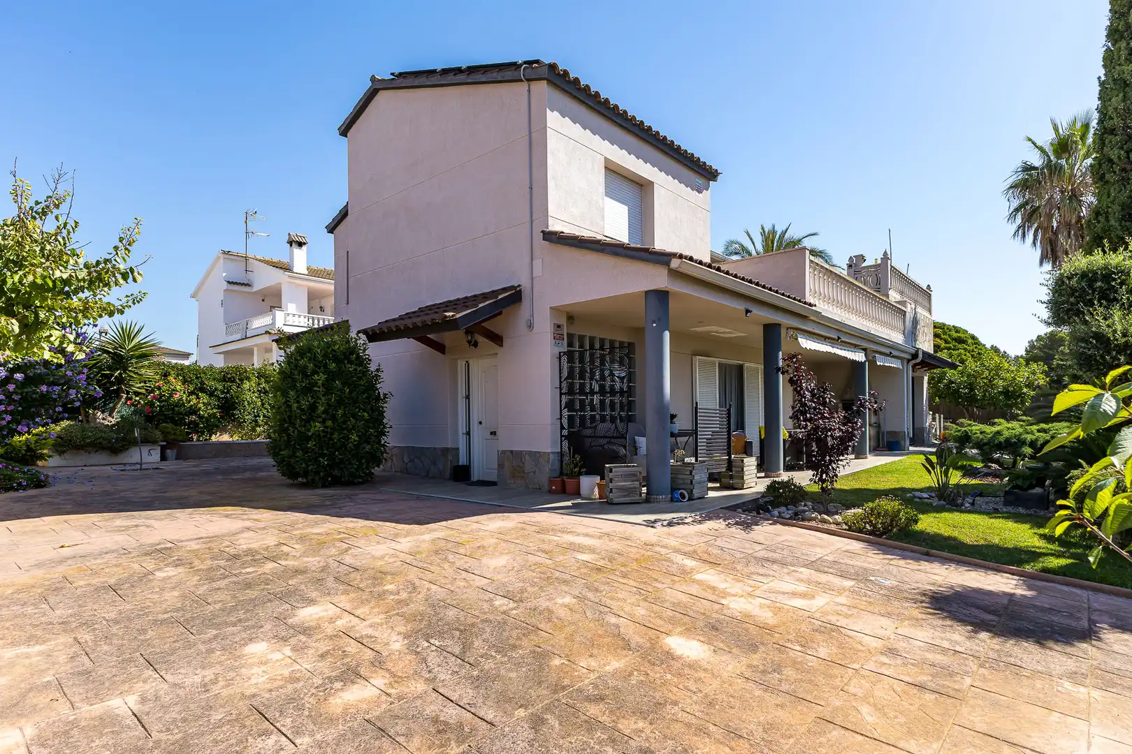 Vista exterior de Casa o chalet en venta en Cubelles con Aire acondicionado, Calefacción y Jardín privado