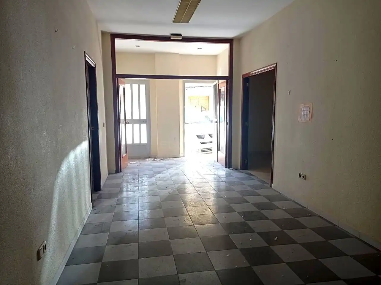 Local comercial de lloguer a Pintor Sorolla, imagen 2