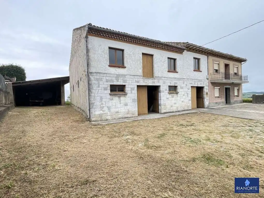 Vista exterior de Casa o xalet en venda en Gozón amb Calefacció, Jardí privat i Traster
