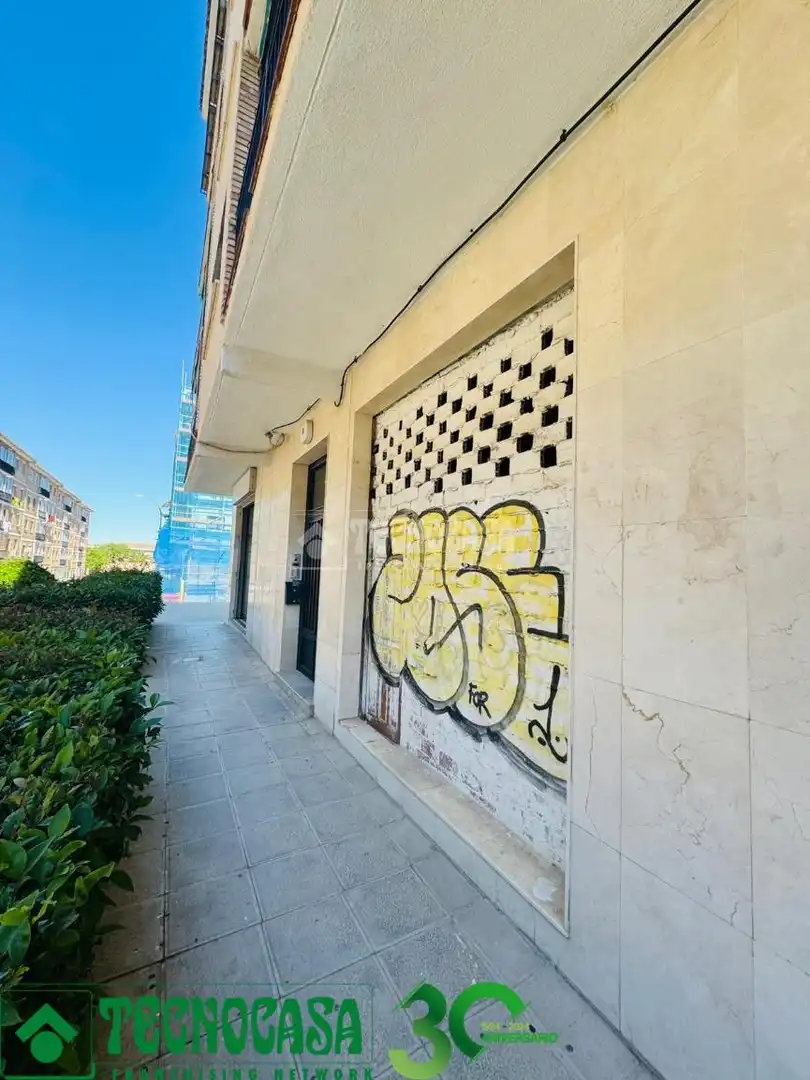 Vista exterior de Local en venta en Toledo