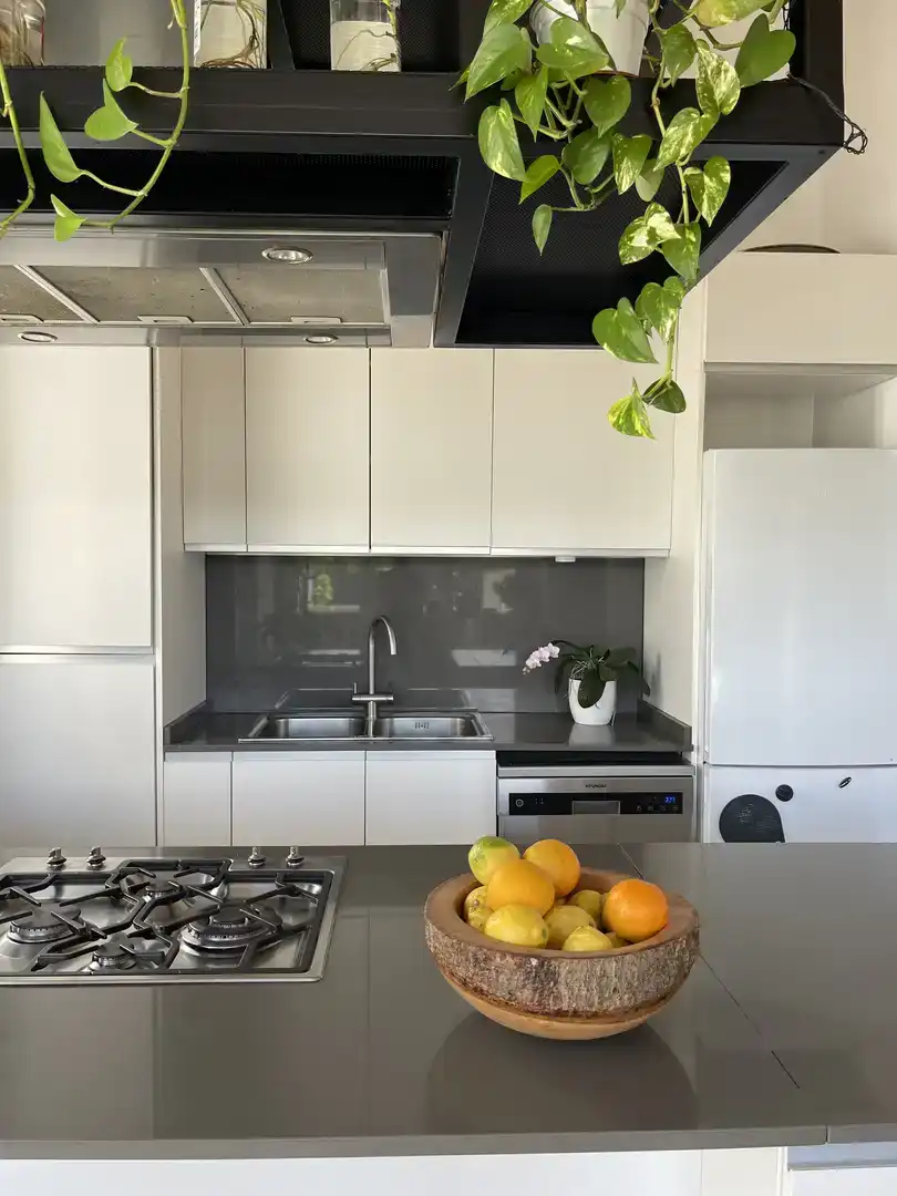 Cuina de Casa o xalet en venda en Sant Cugat del Vallès amb Aire condicionat, Piscina i Balcó