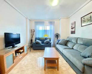 Sala d'estar de Apartament de lloguer en San Pedro del Pinatar amb Aire condicionat, Calefacció i Moblat