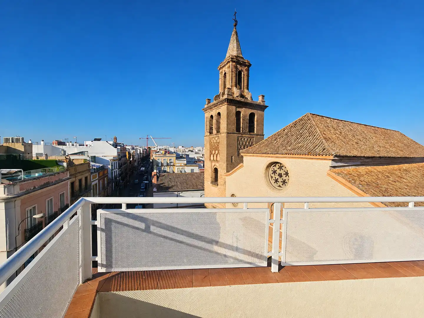Exterior view of Attic for sale in Casco Antiguo