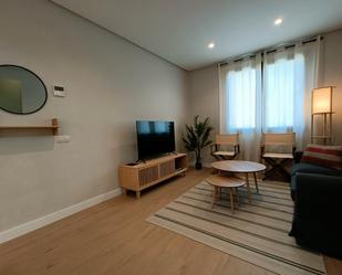 Sala d'estar de Apartament de lloguer en  Sevilla Capital amb Aire condicionat, Calefacció i Moblat