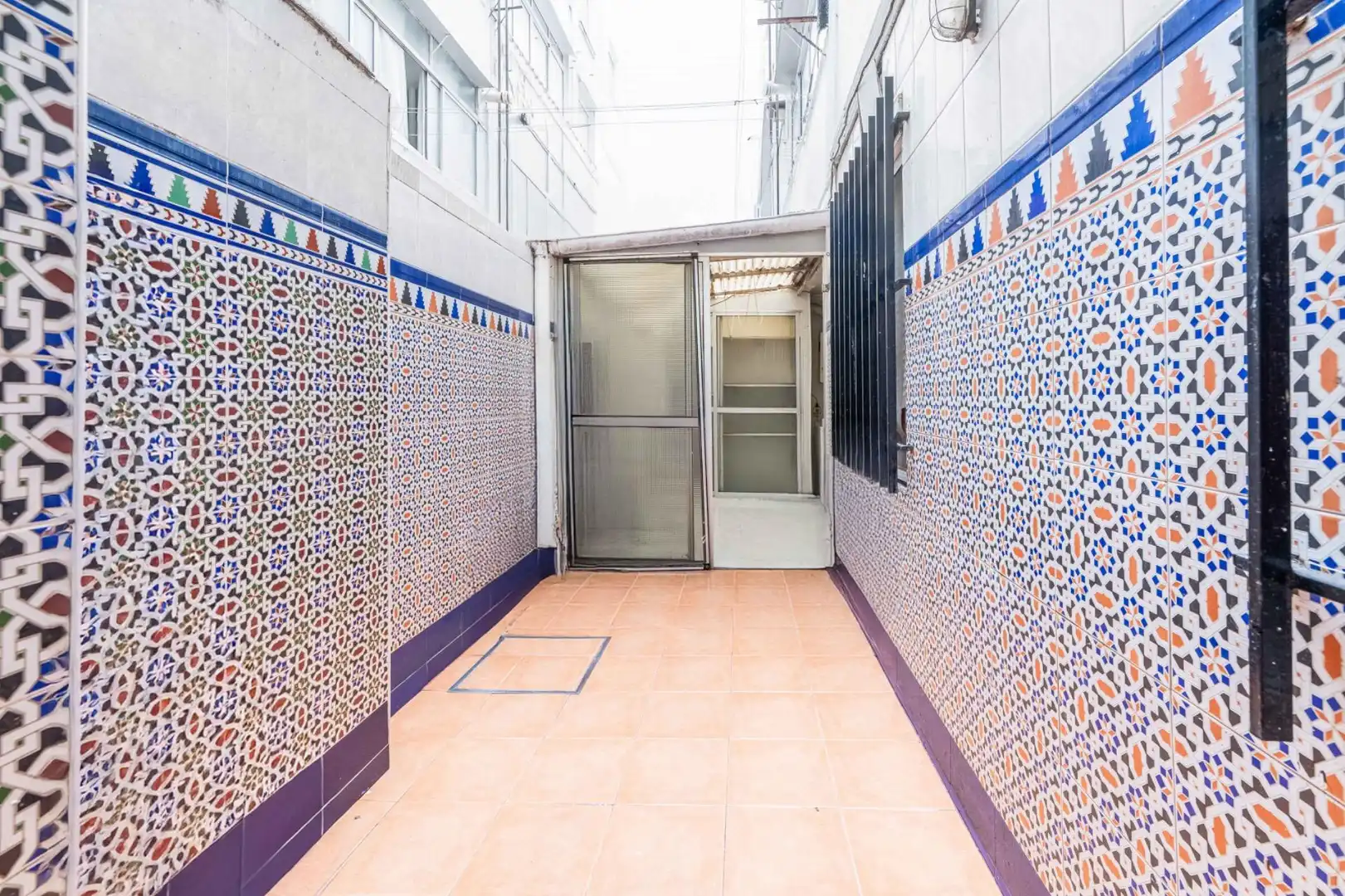 Flat for sale in Sevilla  with Air Conditioner