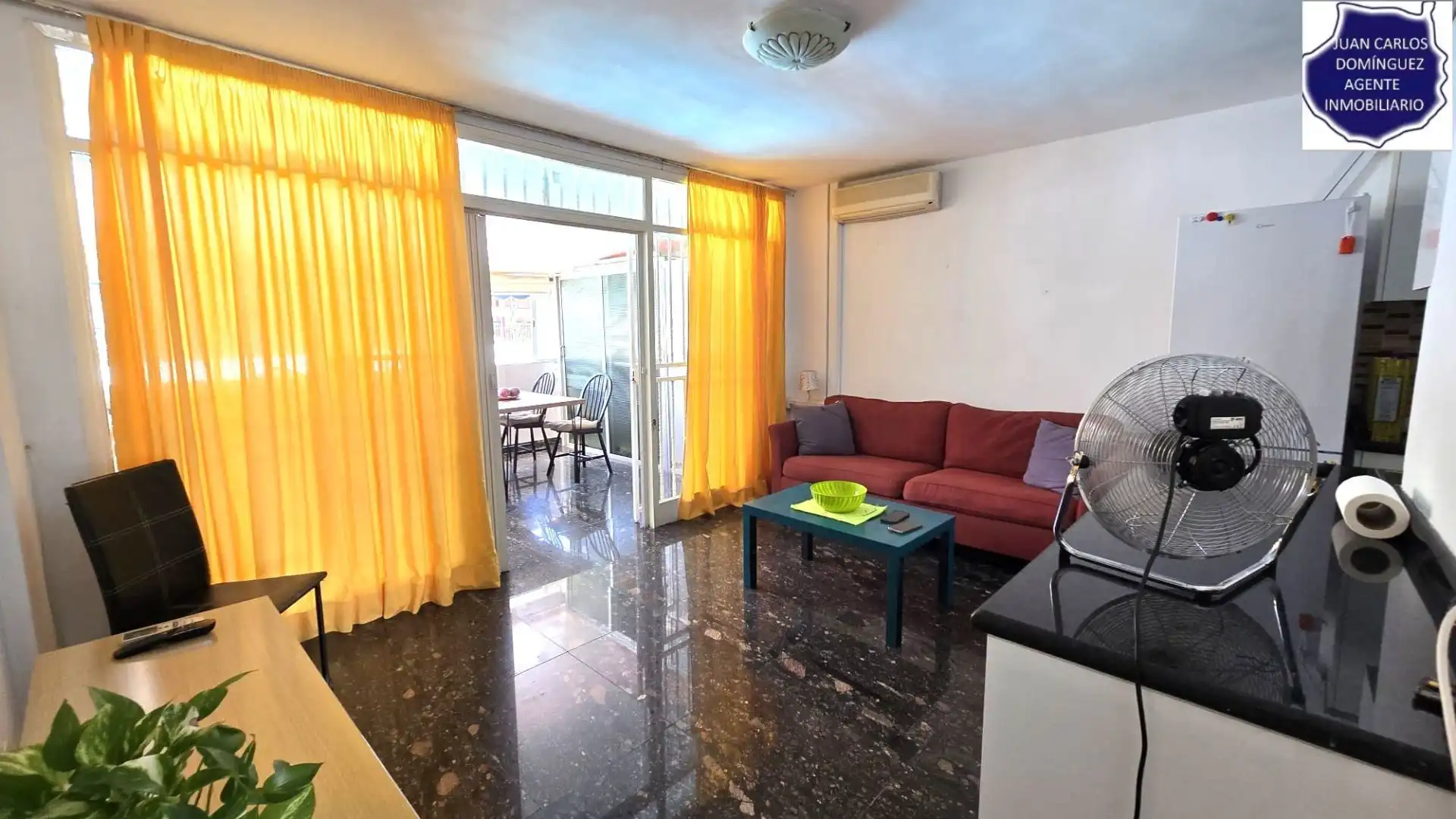 Sala d'estar de Apartament de lloguer en San Bartolomé de Tirajana amb Aire condicionat, Terrassa i Moblat