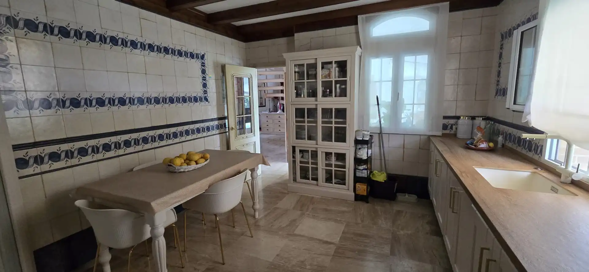 Kitchen of Houses for sale in Jerez de la Frontera  with Air Conditioner, Private garden and Swimming Pool