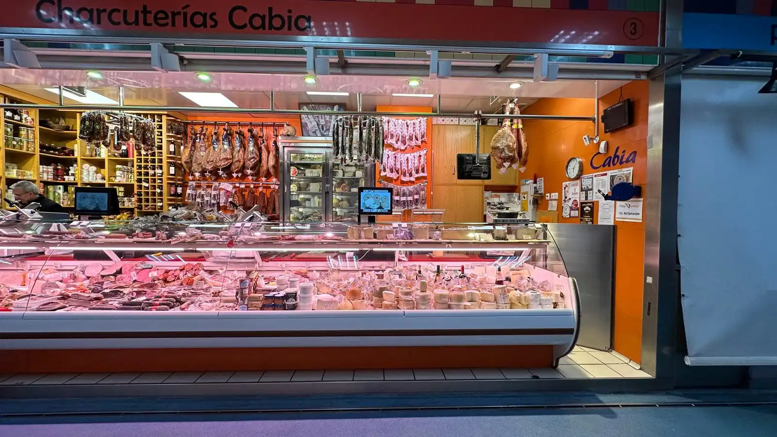 Local en traspaso en Burgos con Amueblado y Alarma