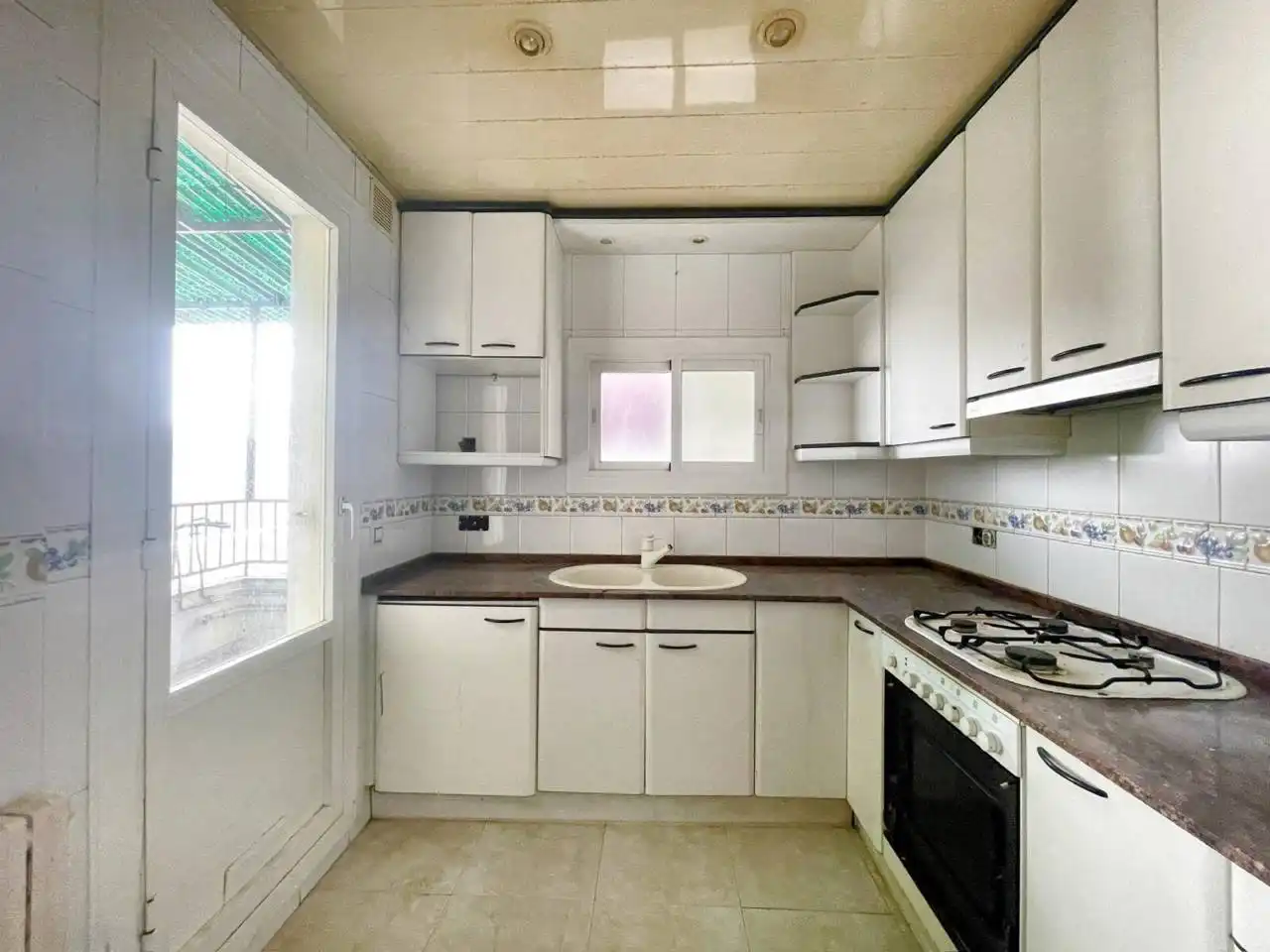 Küche von Wohnung zum Verkauf in Cerdanyola del Vallès mit Heizung und Balkon