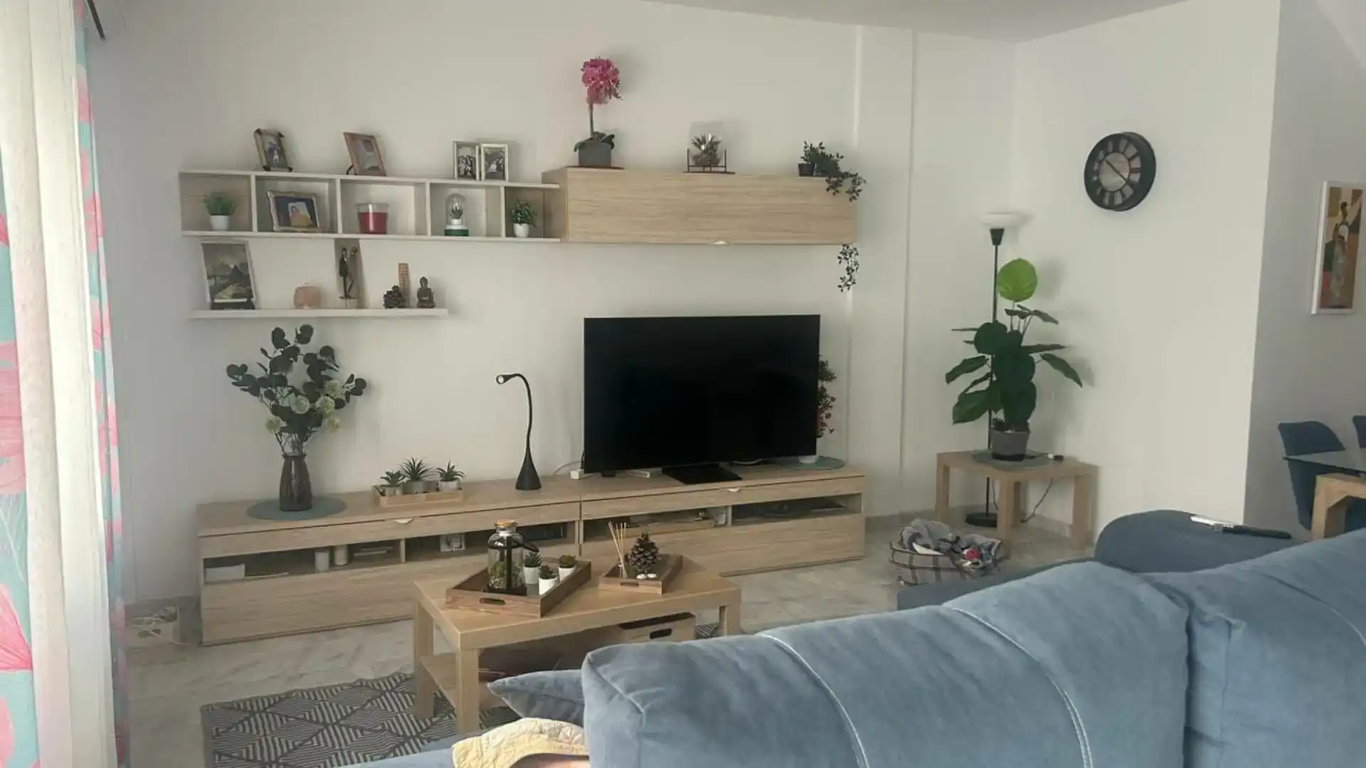 Sala d'estar de Casa adosada en venda en Fuente de Piedra amb Aire condicionat i Balcó
