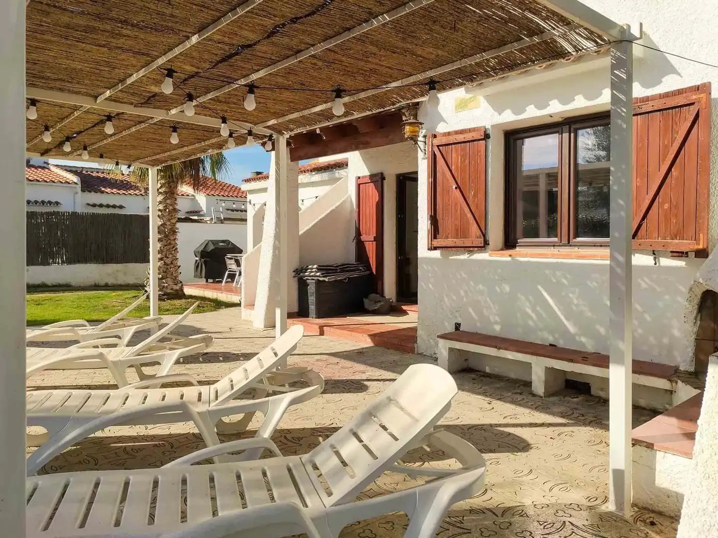 Terrassa de Casa adosada en venda en Empuriabrava amb Terrassa, Traster i Piscina