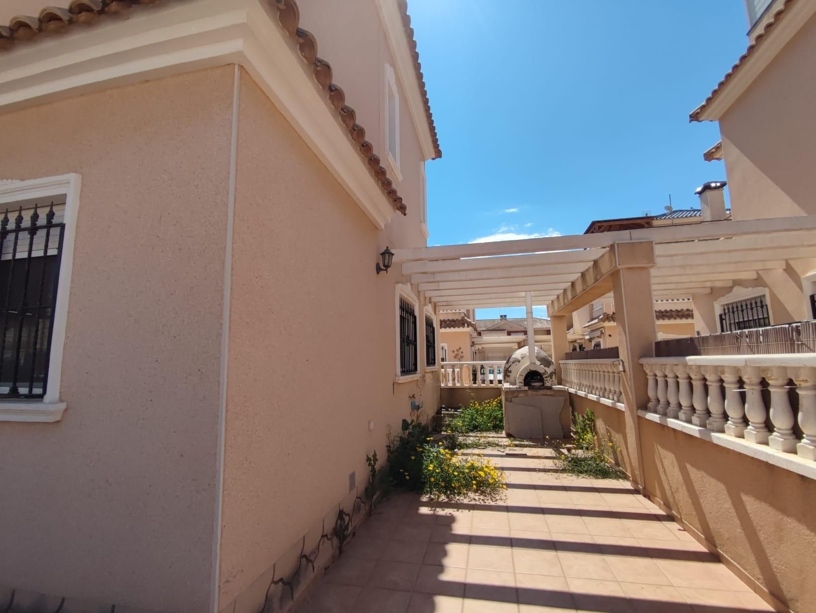 Casa adosada en venda a Roda