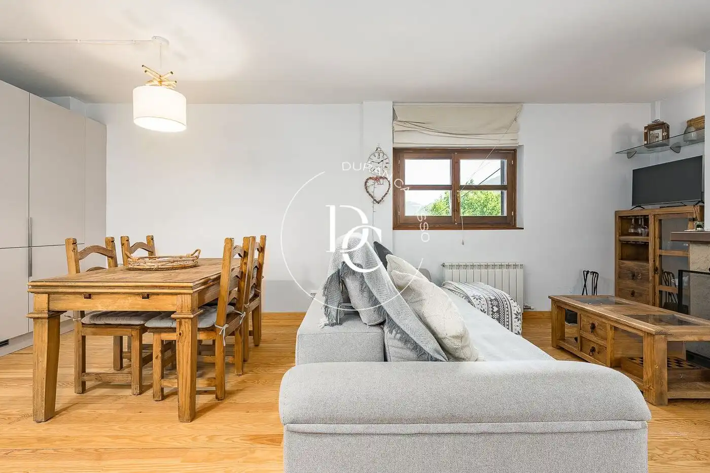 Sala de estar de Casa o chalet de alquiler en Alp con Calefacción, Jardín privado y Terraza