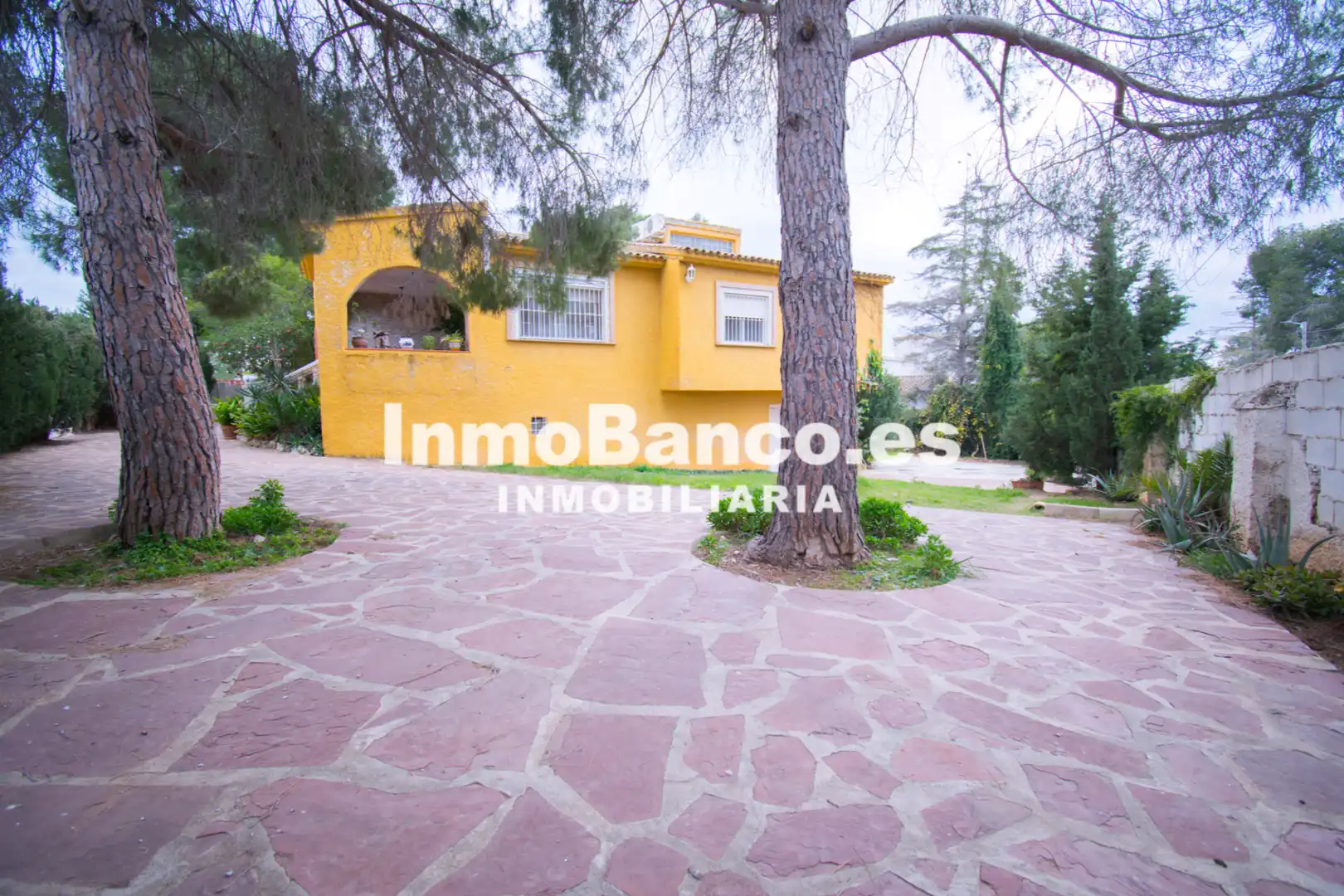 Vista exterior de Casa o xalet en venda en Torrent amb Aire condicionat, Calefacció i Jardí privat