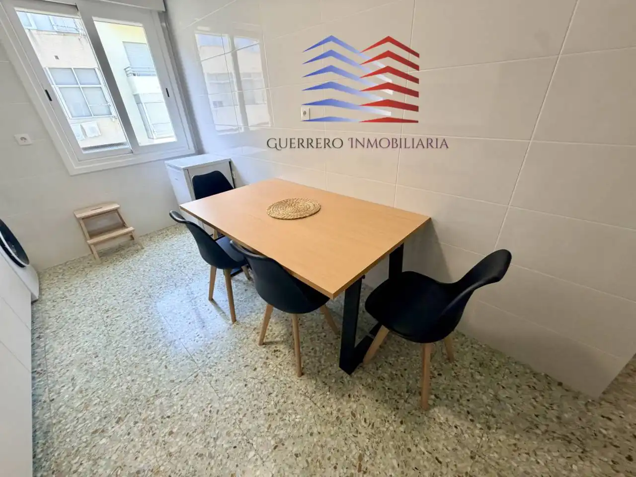 Außenansicht von Wohnung zur Miete in Ourense Capital  mit Heizung, Parkett und Möbliert