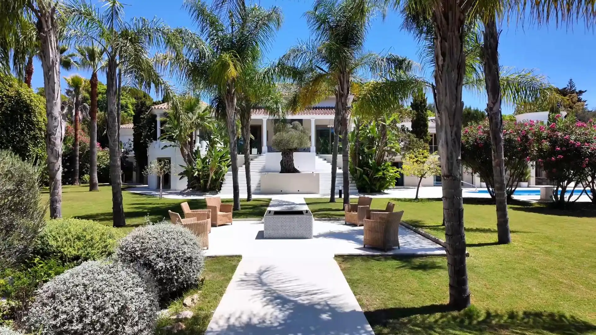Detached house with pool for sale in Guadalmina baja calle 8, imagen 2