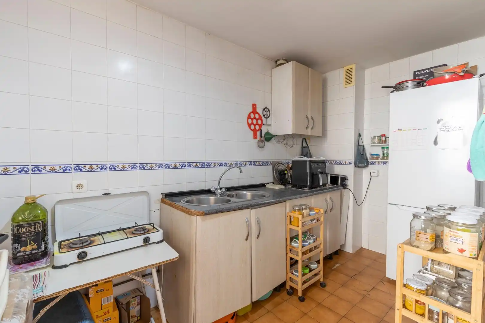 Cuina de Pis en venda en Granada amb Calefacció, Terrassa i Moblat