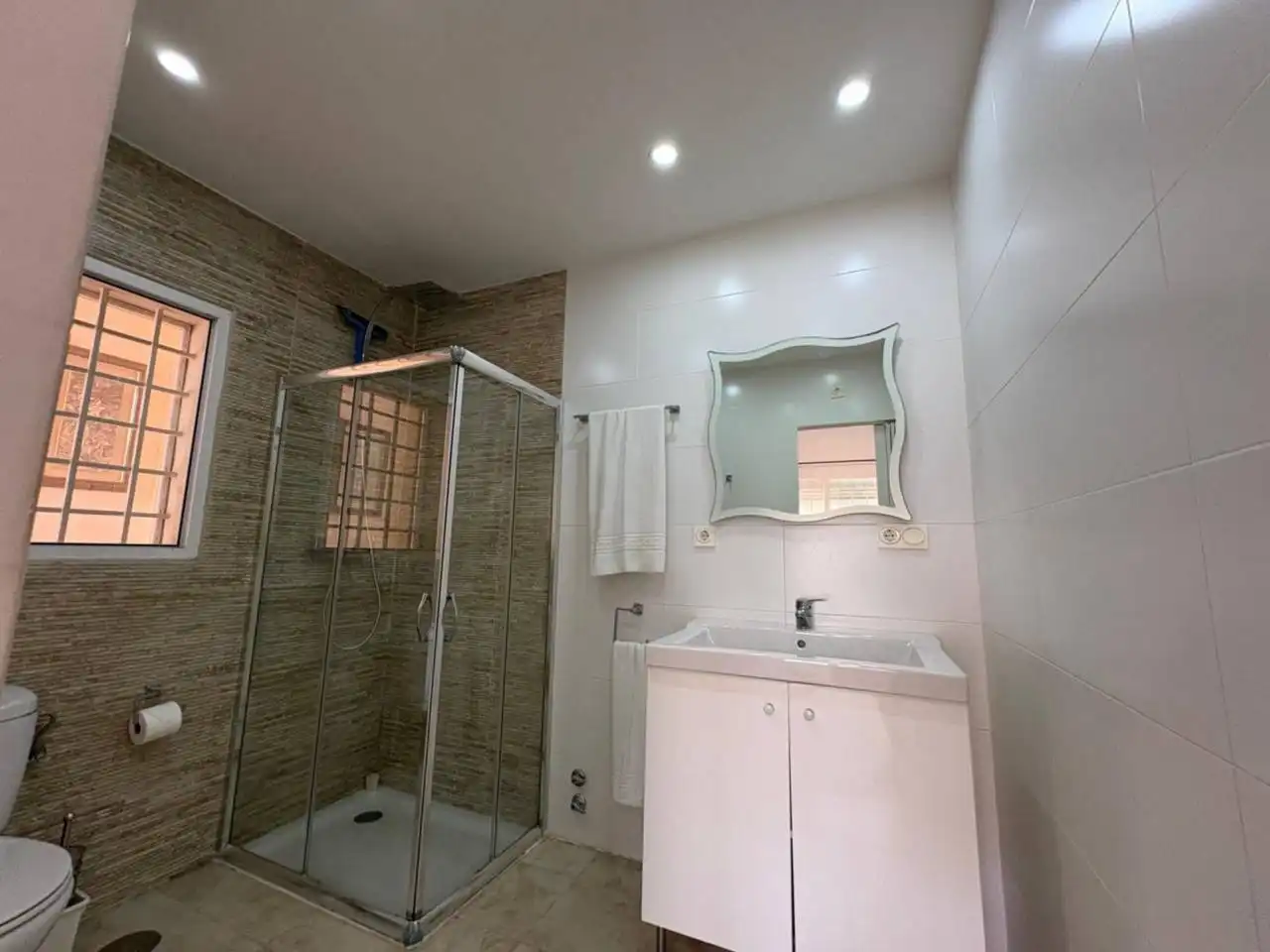 Baño de Casa o chalet en venta en El Campello con Aire acondicionado, Jardín privado y Terraza