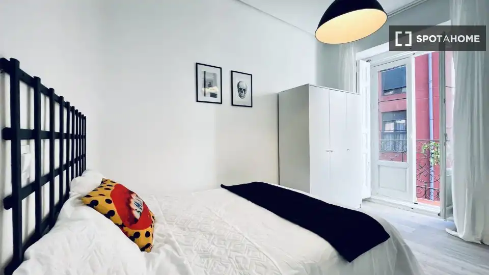 Bedroom of Flat for share in Madrid  with Air Conditioner, Heating and Terrace