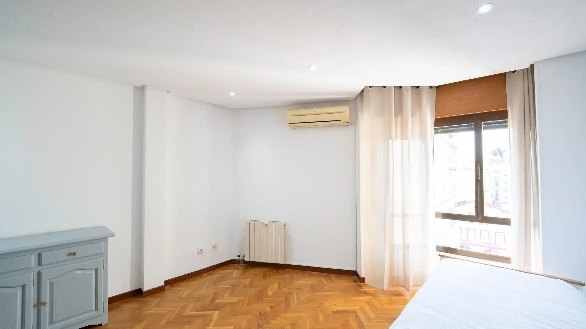 Habitación de Estudio de alquiler en Madrid con Aire acondicionado, Calefacción y Parquet