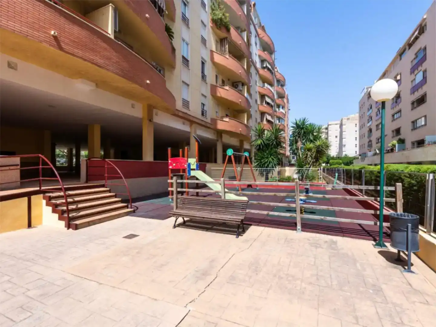 Vista exterior de Piso en venta en Málaga con Aire acondicionado, Piscina y Amueblado
