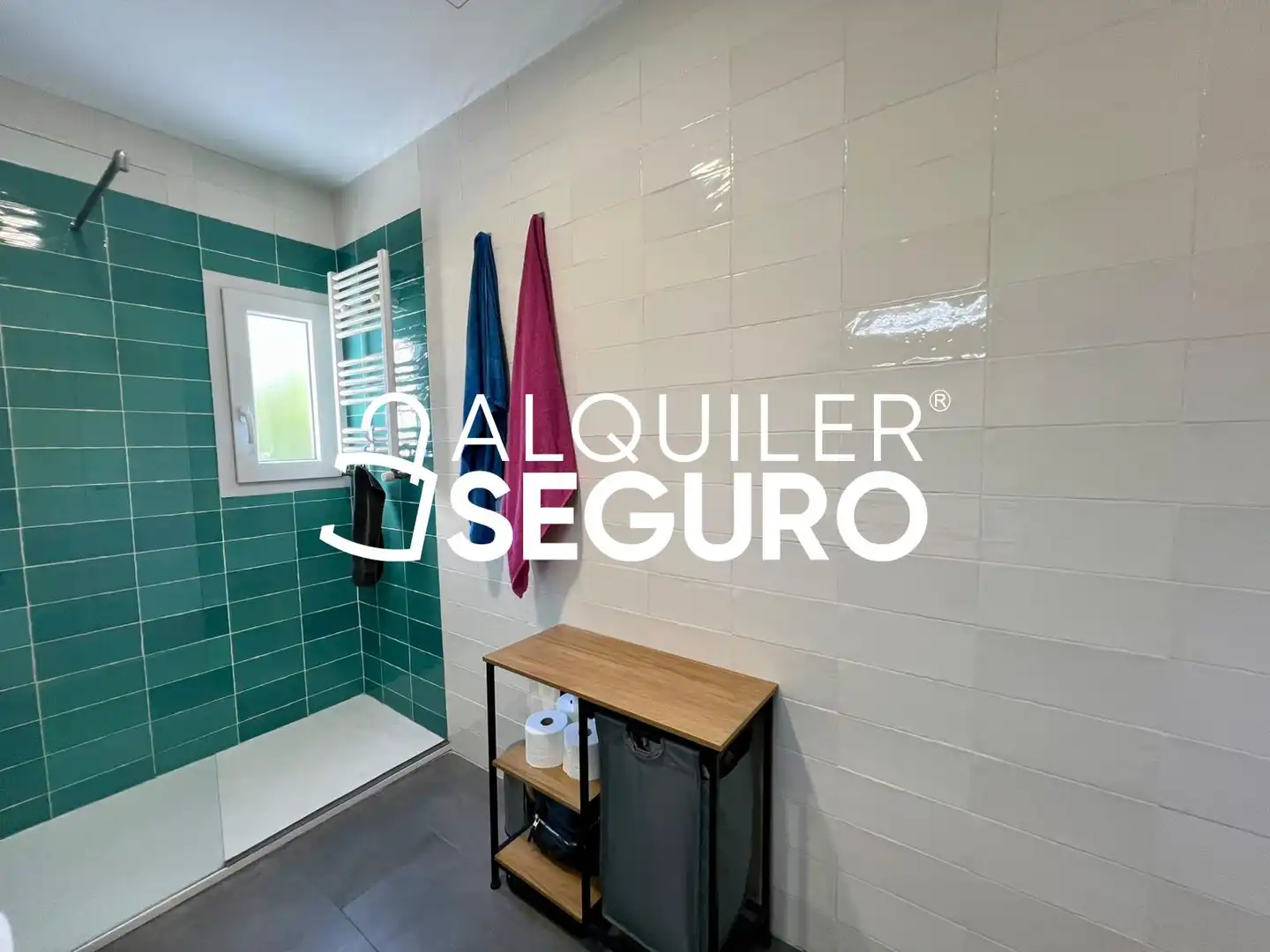 Bathroom of Flat for rent in Madrid  with Air Conditioner, Heating and Furnished