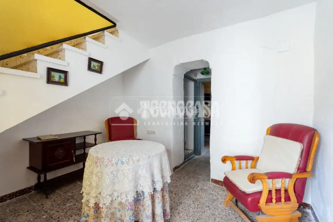 Einfamilien-Reihenhaus zum Verkauf in Vélez-Málaga mit Terrasse und Balkon