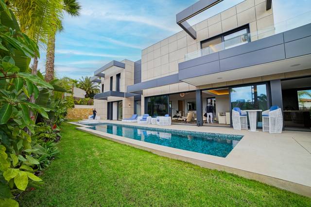 Casa-chalet en Venta en Marisol Park - Ortembach - Los Almendros