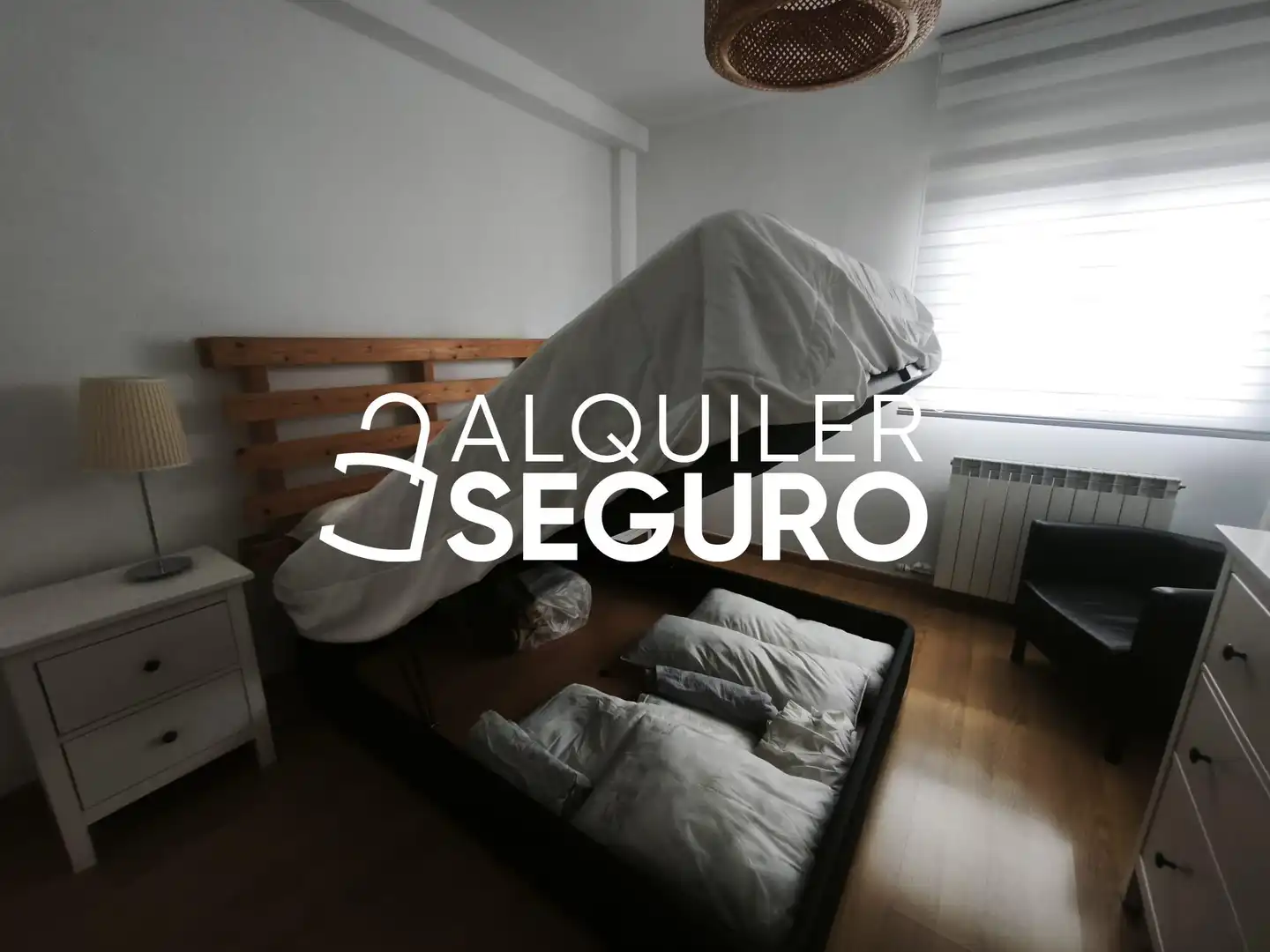 Bedroom of Flat for rent in Zaragoza  with Air Conditioner, Heating and Terrace