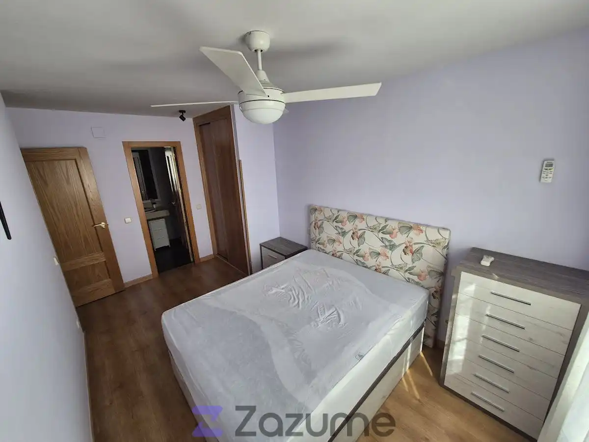 Bedroom of Flat for rent in Recas  with Air Conditioner, Heating and Terrace