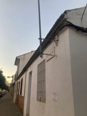 Casa adosada en Venta en Calle Acera del Río en Campo de la Verdad - Miraflores