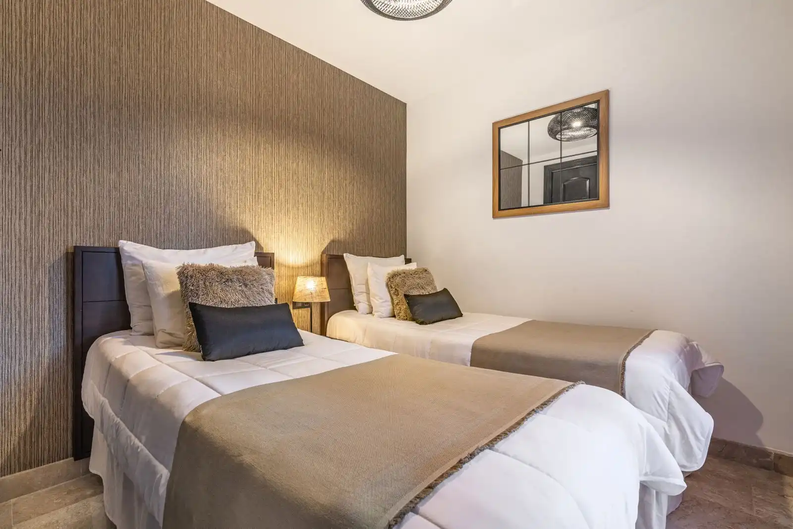 Habitación de Apartamento en venta en Dos Hermanas con Amueblado, Horno y Lavadora