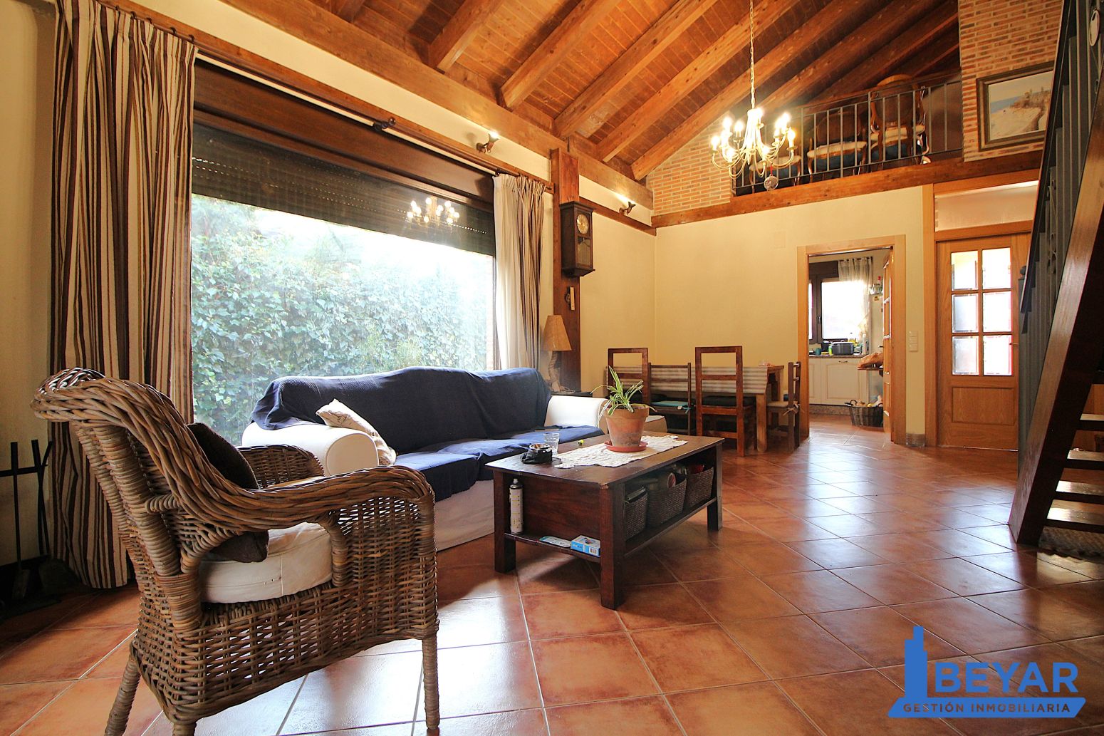 Sala d'estar de Casa o xalet en venda en Castrillo de Villavega amb Calefacció, Terrassa i Piscina