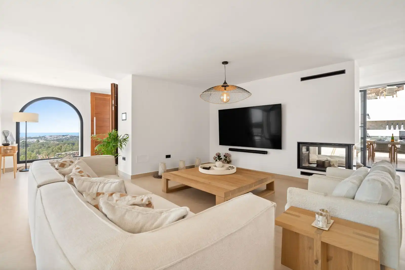 Chalet con piscina en venta en Calle los Granados 18, imagen 2