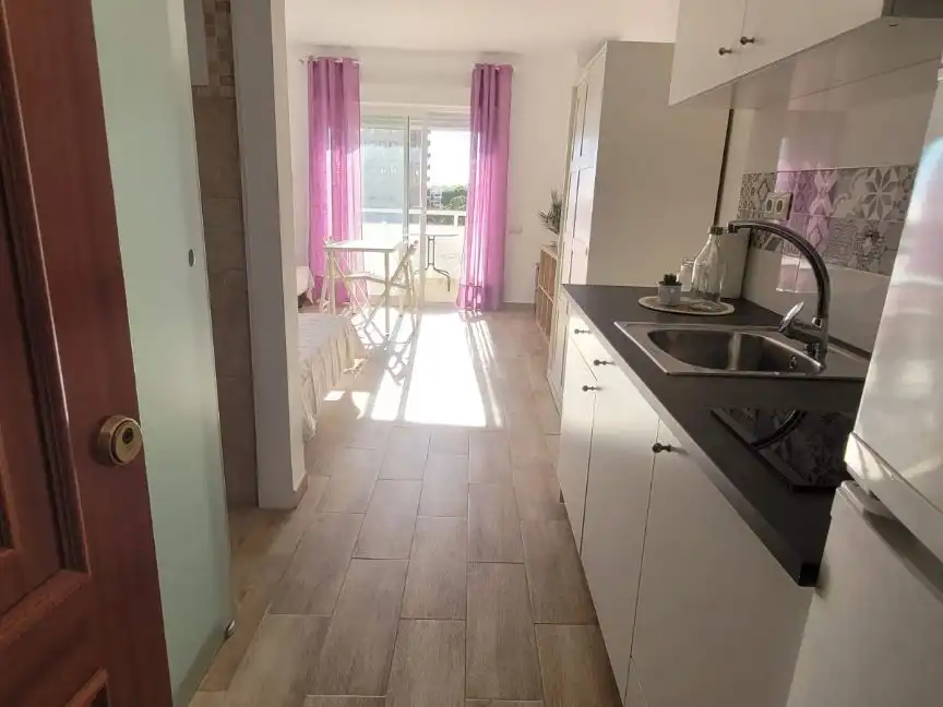 Küche von Wohnung zur Miete in Roquetas de Mar mit Klimaanlage, Terrasse und Balkon
