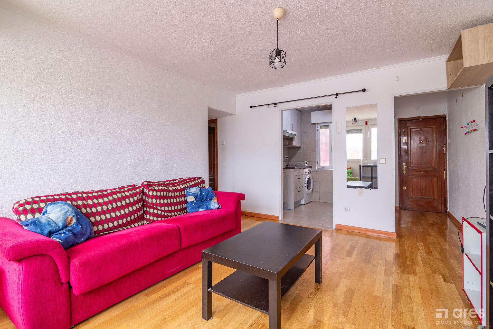 Living room of Flat for sale in  Madrid Capital  with Heating, Furnished and Oven