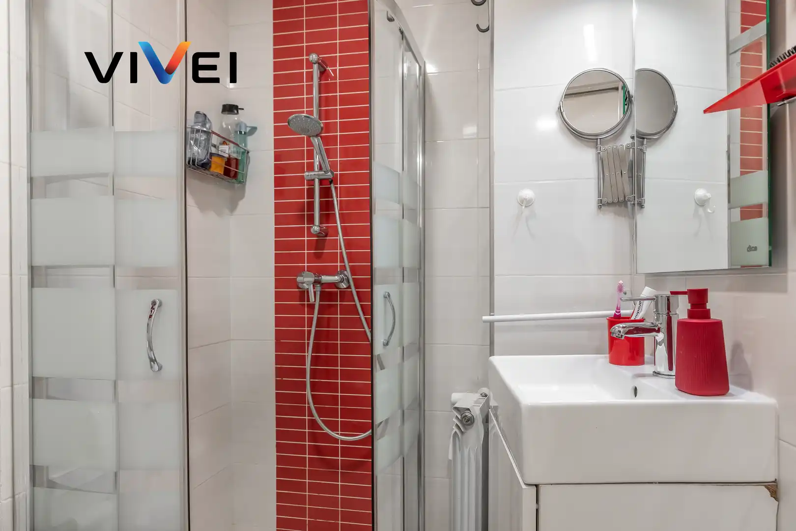 Badezimmer von Dachboden zum Verkauf in Madrid mit Heizung, Terrasse und Balkon