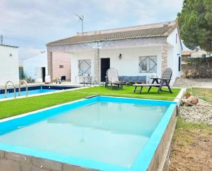 Swimming pool of House or chalet for sale in Fuentes de Ebro  with Heating, Private garden and Parquet flooring