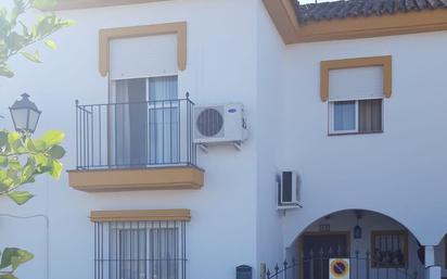 Exterior view of Single-family semi-detached for sale in Arcos de la Frontera  with Air Conditioner and Balcony